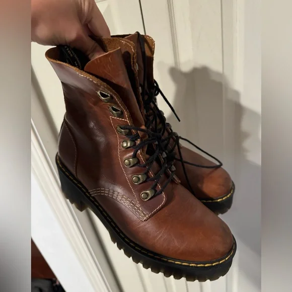 Doc martens Leona discontinued butterscotch color - Picture 2 of 6